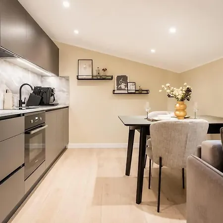 Stylish Near Old Town By Vandore Heritage *